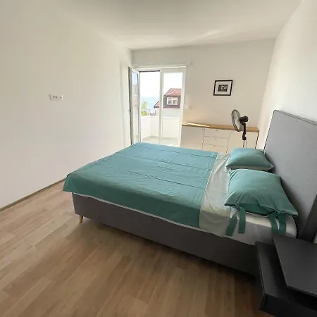 Mosaic Apartman *